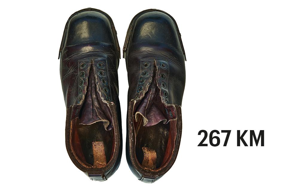 Schwarze Schuhe, 267 Kilometer Fluchtroute